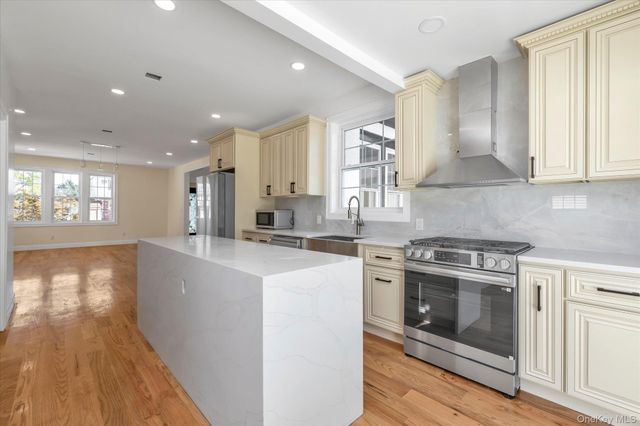 27 2nd Street, Lynbrook, NY 11563