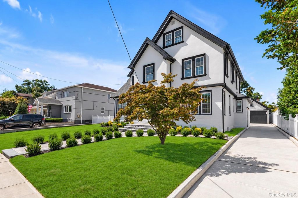 27 2nd Street, Lynbrook, NY 11563 — photo 2