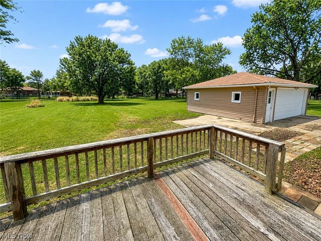 1275 Hillside Road, Seven Hills, OH 44131