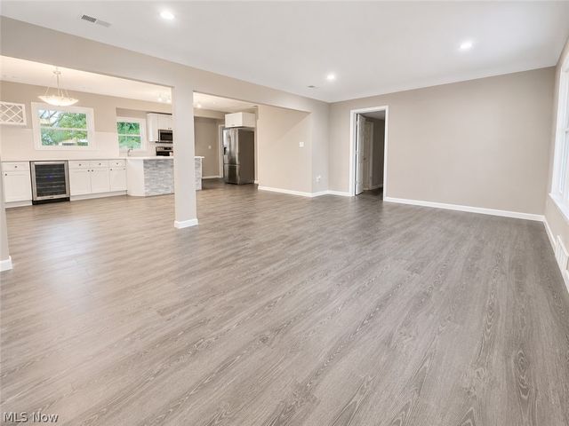 1275 Hillside Road, Seven Hills, OH 44131