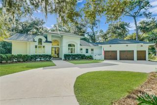 2 Priory Road, Savannah, GA 31411