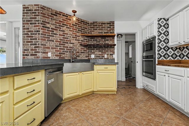1888 East Viking Road, Las Vegas, NV 89169