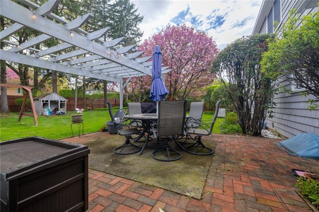 25 Coral Way, Brighton, NY 14618