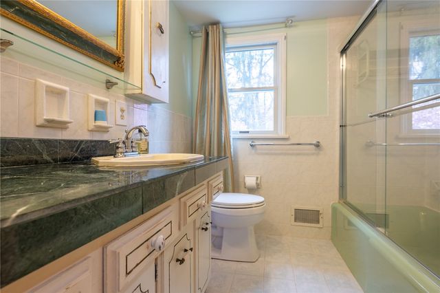 25 Coral Way, Brighton, NY 14618