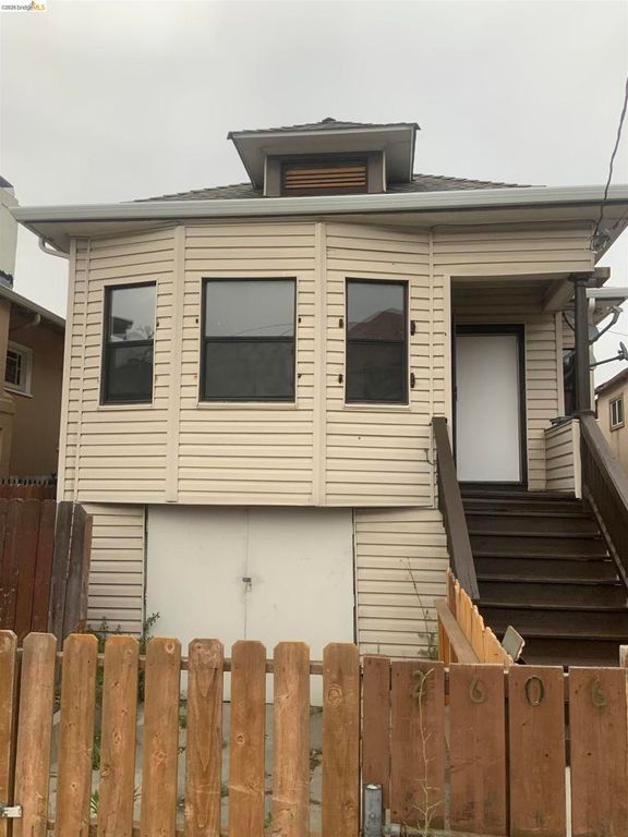 Image 1 of property listing at 2606 E 20Th St, Oakland, CA 94601