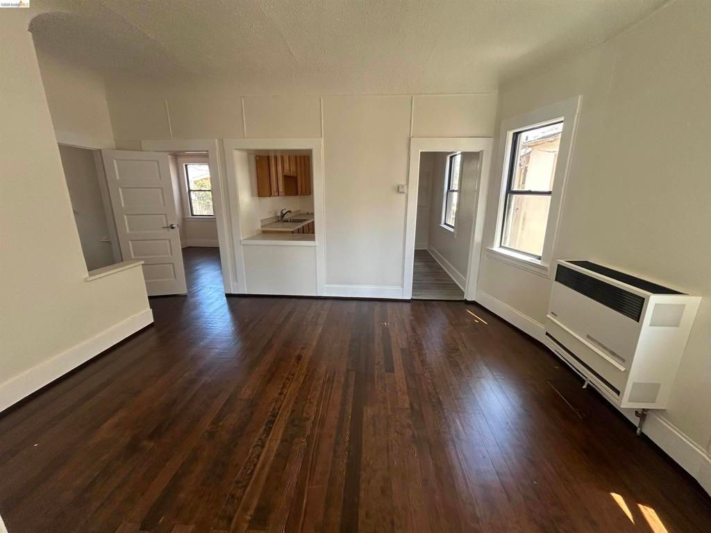 Image 4 of property listing at 2606 E 20Th St, Oakland, CA 94601