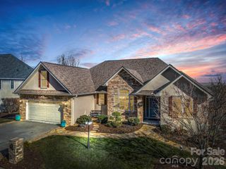 71 Carriage Highlands Court, Hendersonville, NC 28791