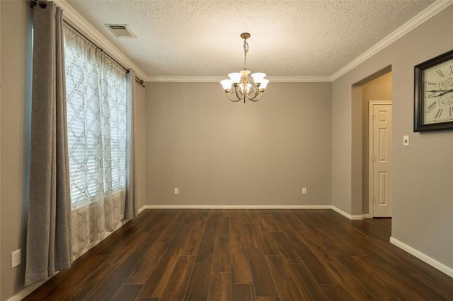 70 N Spinning Wheel Circle, The Woodlands, TX 77382