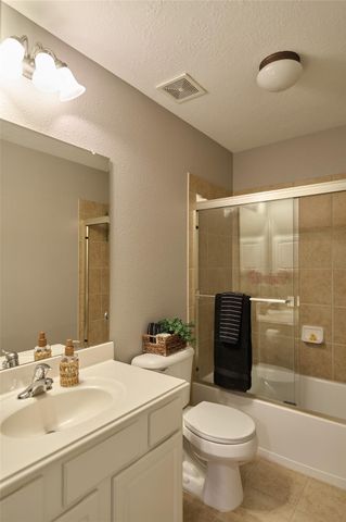 70 N Spinning Wheel Circle, The Woodlands, TX 77382