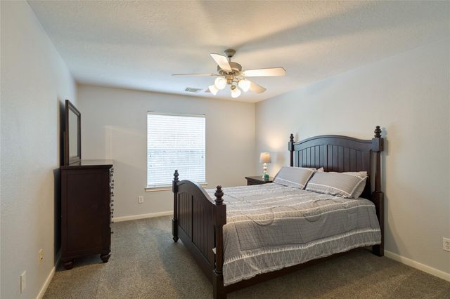 70 N Spinning Wheel Circle, The Woodlands, TX 77382