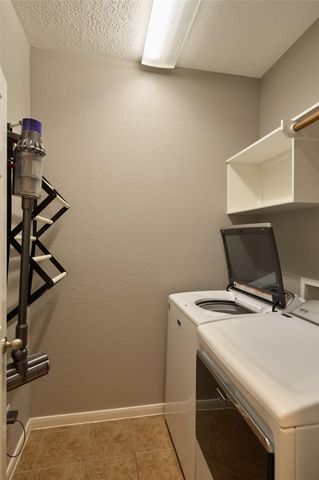 70 N Spinning Wheel Circle, The Woodlands, TX 77382