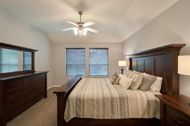 70 N Spinning Wheel Circle, The Woodlands, TX 77382