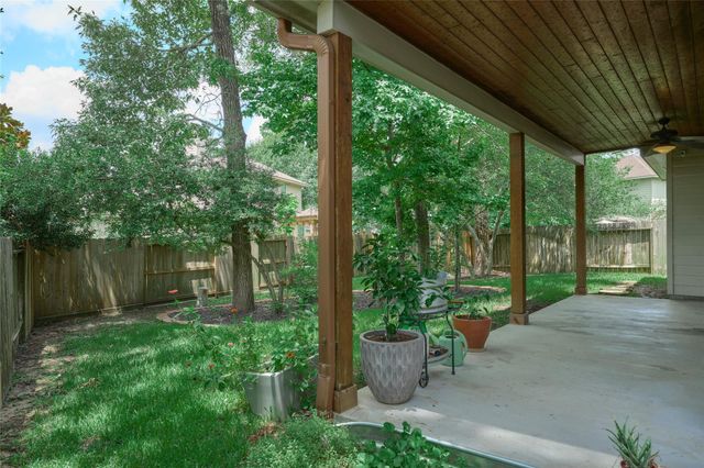 70 N Spinning Wheel Circle, The Woodlands, TX 77382