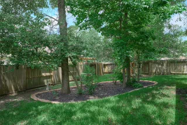 70 N Spinning Wheel Circle, The Woodlands, TX 77382