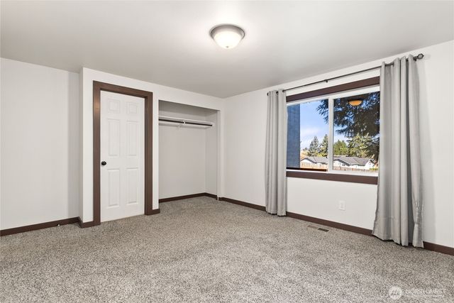 8726 Fruitland Avenue E, Puyallup, WA 98371