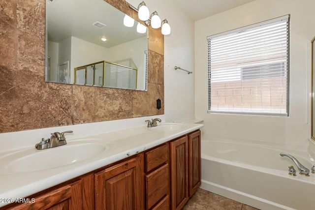 49 E MILL REEF Drive, San Tan Valley, AZ 85143