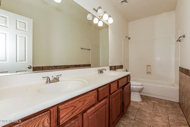 49 E MILL REEF Drive, San Tan Valley, AZ 85143