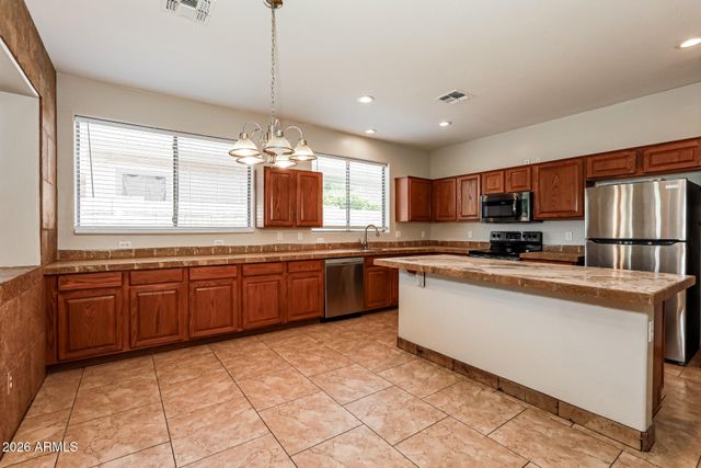 49 E MILL REEF Drive, San Tan Valley, AZ 85143
