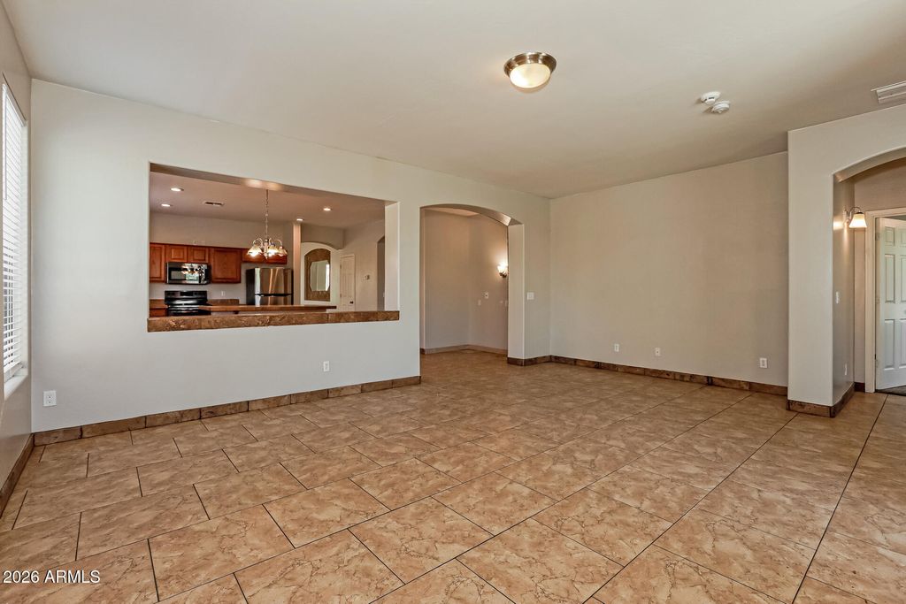 49 E MILL REEF Drive, San Tan Valley, AZ 85143 — photo 3