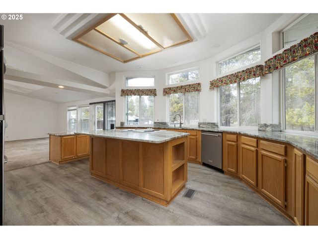 15728 EASTWIND Ct, La Pine, OR 97739