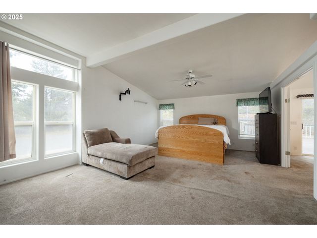 15728 EASTWIND Ct, La Pine, OR 97739