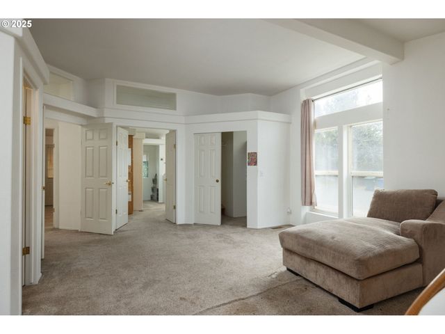 15728 EASTWIND Ct, La Pine, OR 97739