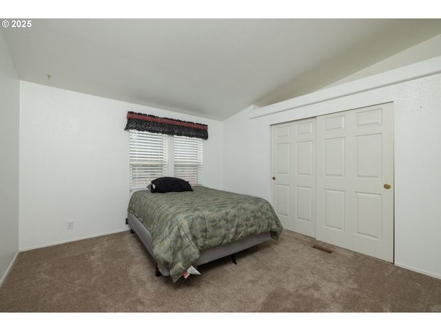 15728 EASTWIND Ct, La Pine, OR 97739