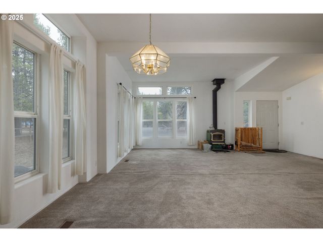 15728 EASTWIND Ct, La Pine, OR 97739