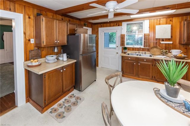 1330 Laurel CRES, Norfolk, VA 23505