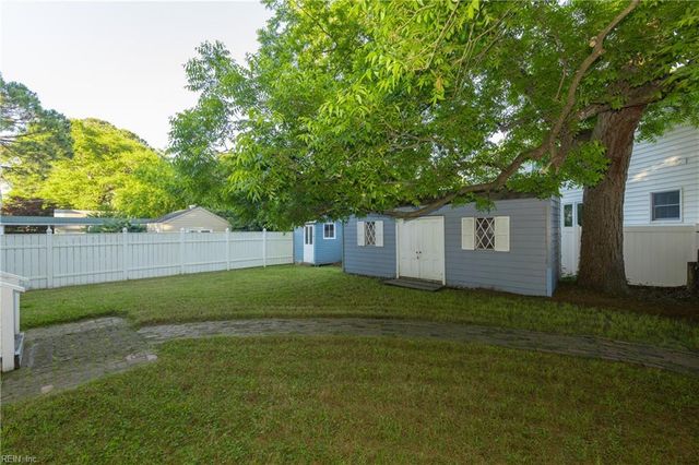 1330 Laurel CRES, Norfolk, VA 23505