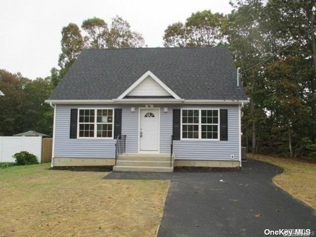 647 Doane Avenue, Bellport, NY 11713 — exterior