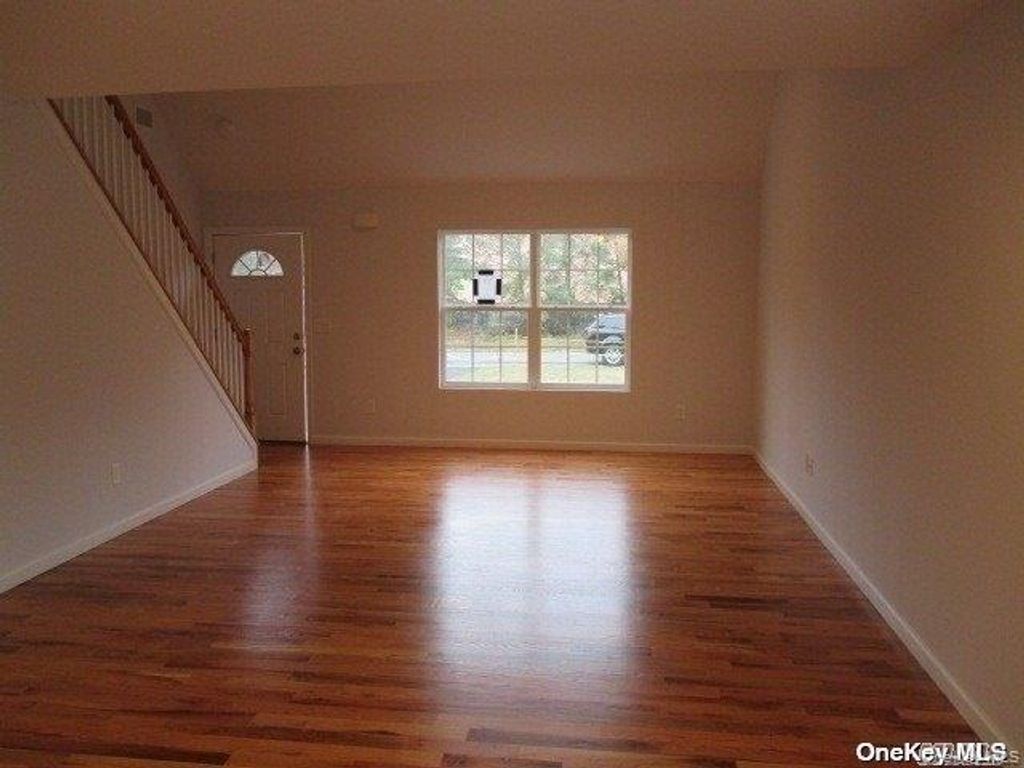 647 Doane Avenue, Bellport, NY 11713 — photo 3