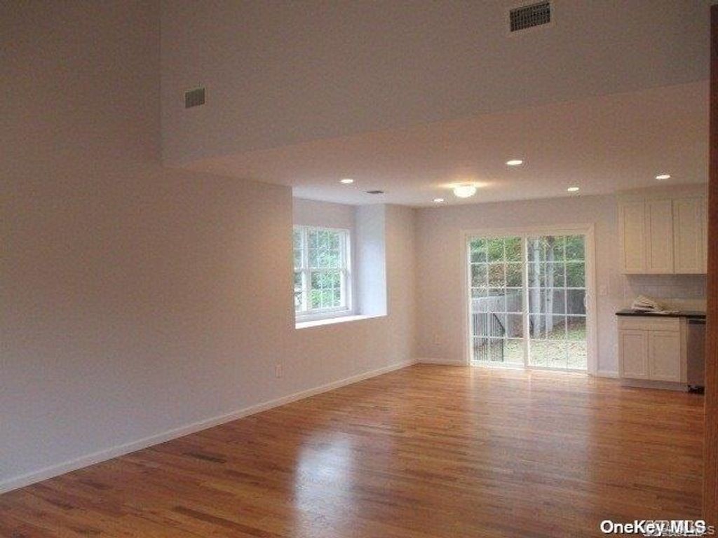 647 Doane Avenue, Bellport, NY 11713 — photo 4