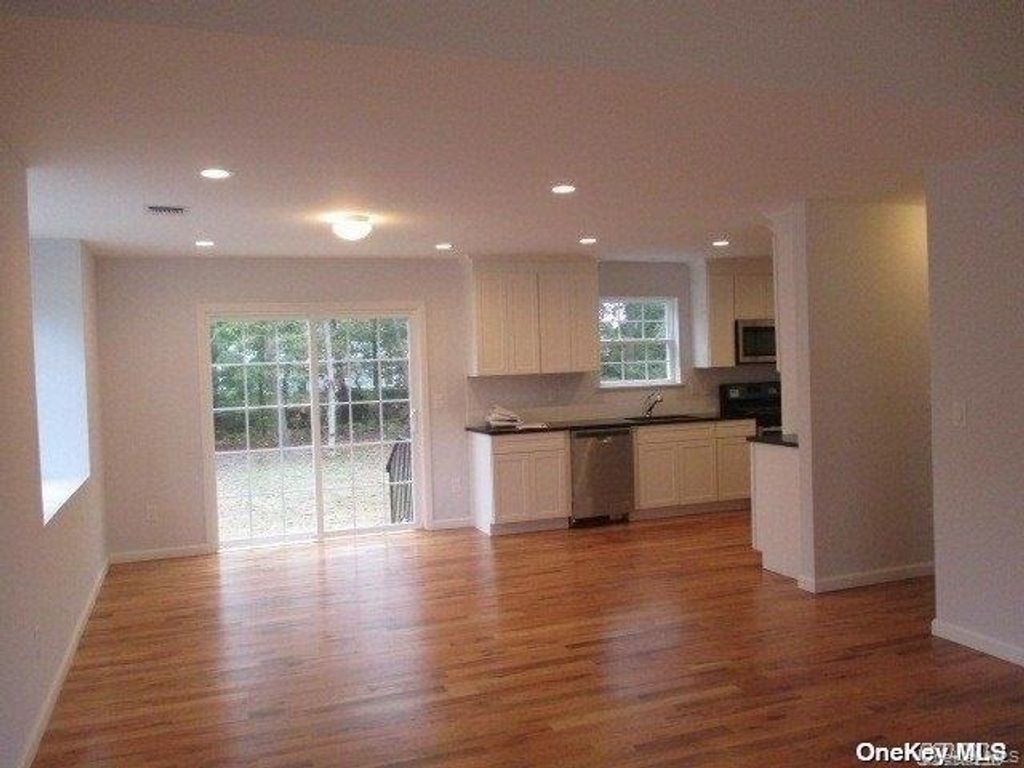 647 Doane Avenue, Bellport, NY 11713 — photo 5