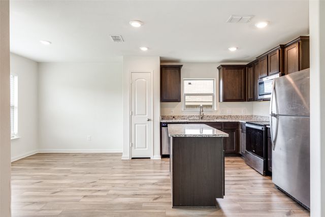 116 Bandana Circle, Newark, TX 76071