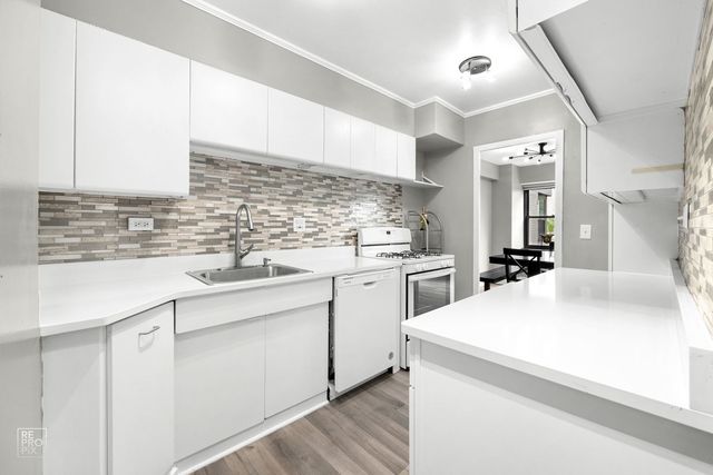 4200 N Marine Drive 602, Chicago, IL 60613