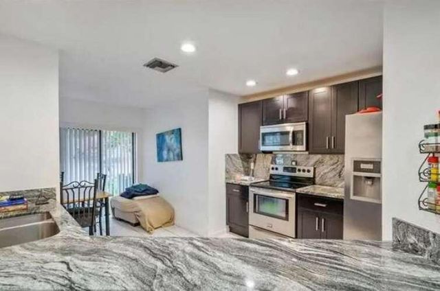 9231 W Sunrise Boulevard, Plantation, FL 33322