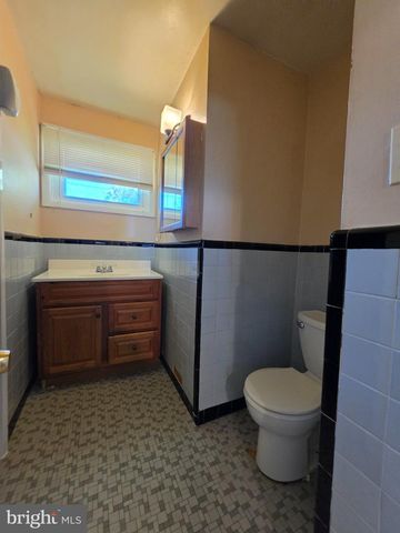 1211 COOPER ST, Woodbury, NJ 08096
