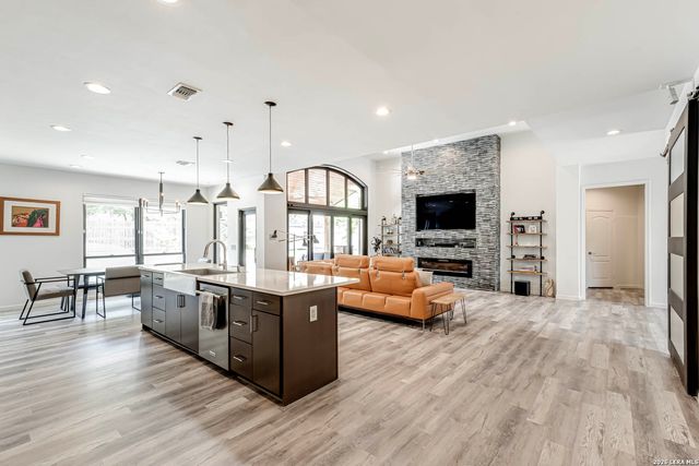 15919 Mission Rdg, San Antonio, TX 78232