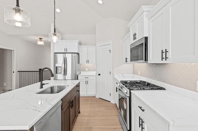 1589 Spruce Street, Farmington, MN 55024