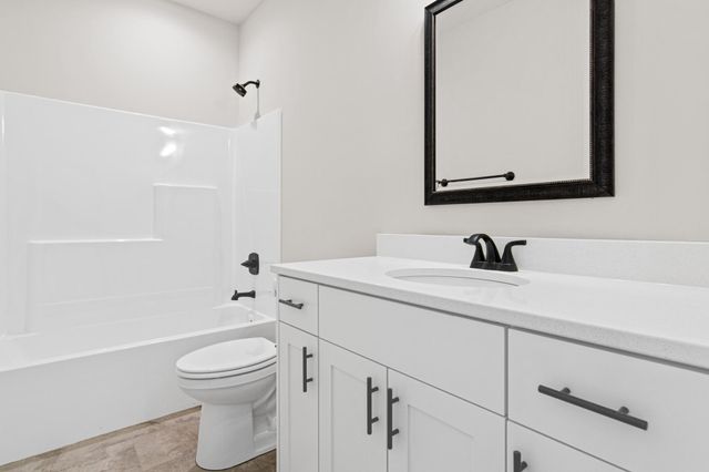 1589 Spruce Street, Farmington, MN 55024