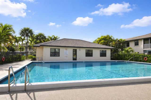 5550 Lakeside Drive 203, Margate, FL 33063