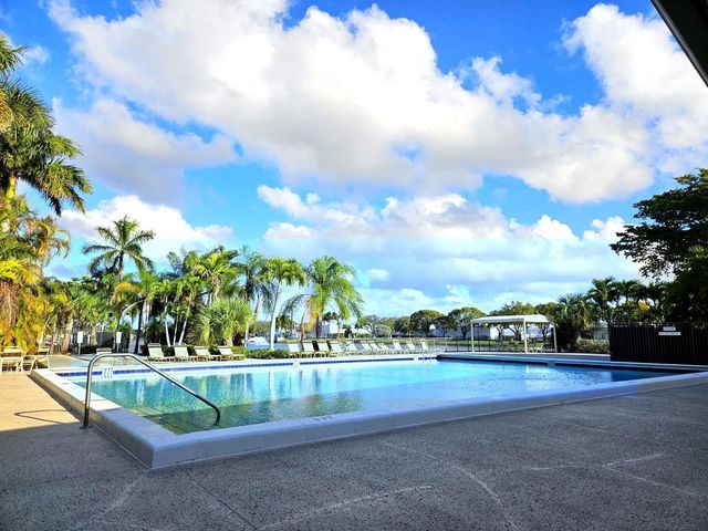 5550 Lakeside Drive 203, Margate, FL 33063