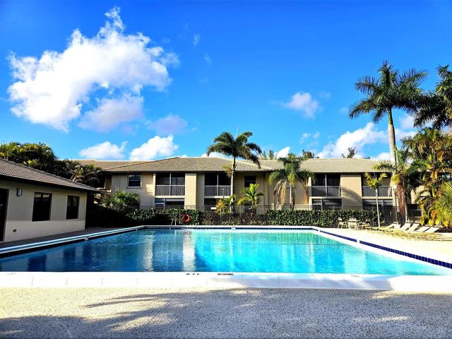 5550 Lakeside Drive 203, Margate, FL 33063