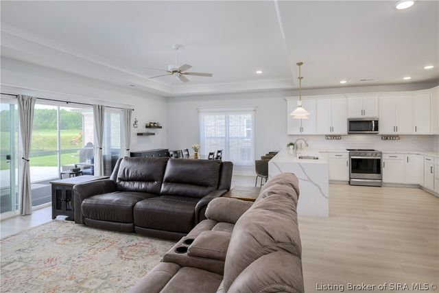 1707 Greenbrier Place, Henryville, IN 47126