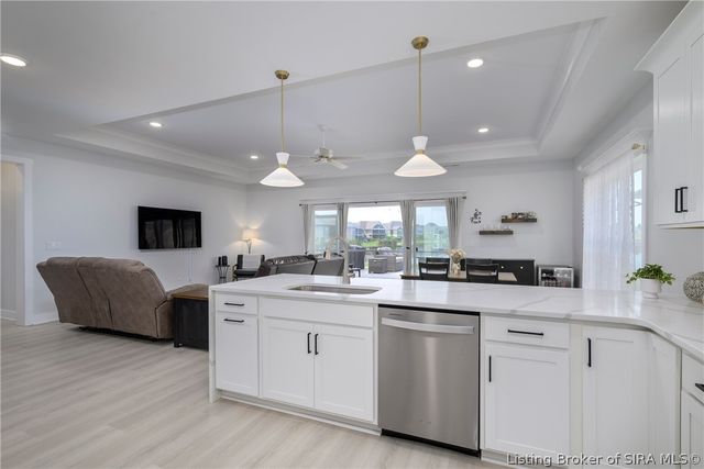 1707 Greenbrier Place, Henryville, IN 47126