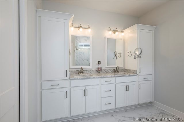 1707 Greenbrier Place, Henryville, IN 47126