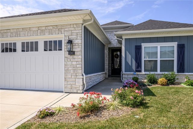 1707 Greenbrier Place, Henryville, IN 47126