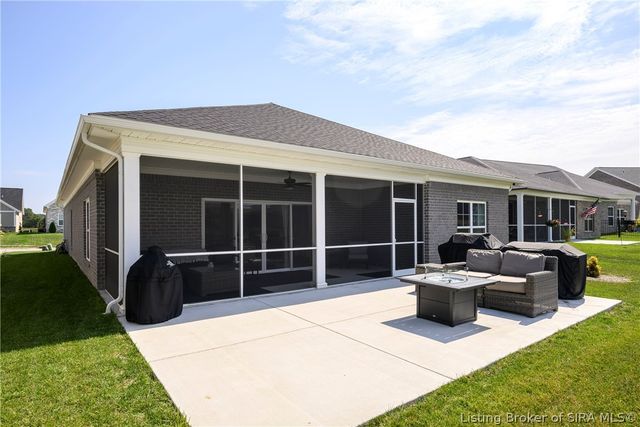 1707 Greenbrier Place, Henryville, IN 47126