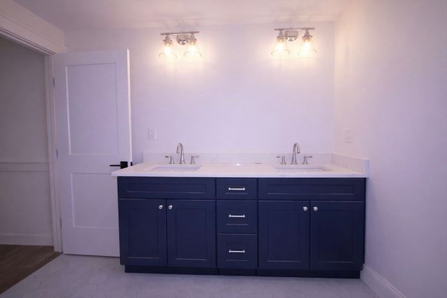 10 Popes Lane, Hingham, MA 02043